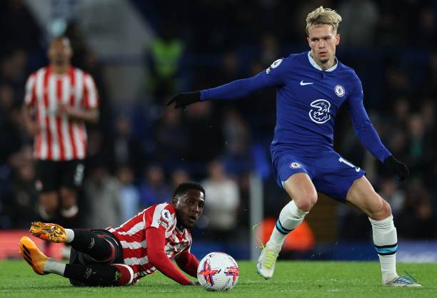 奠定坚实的 奠定坚实的